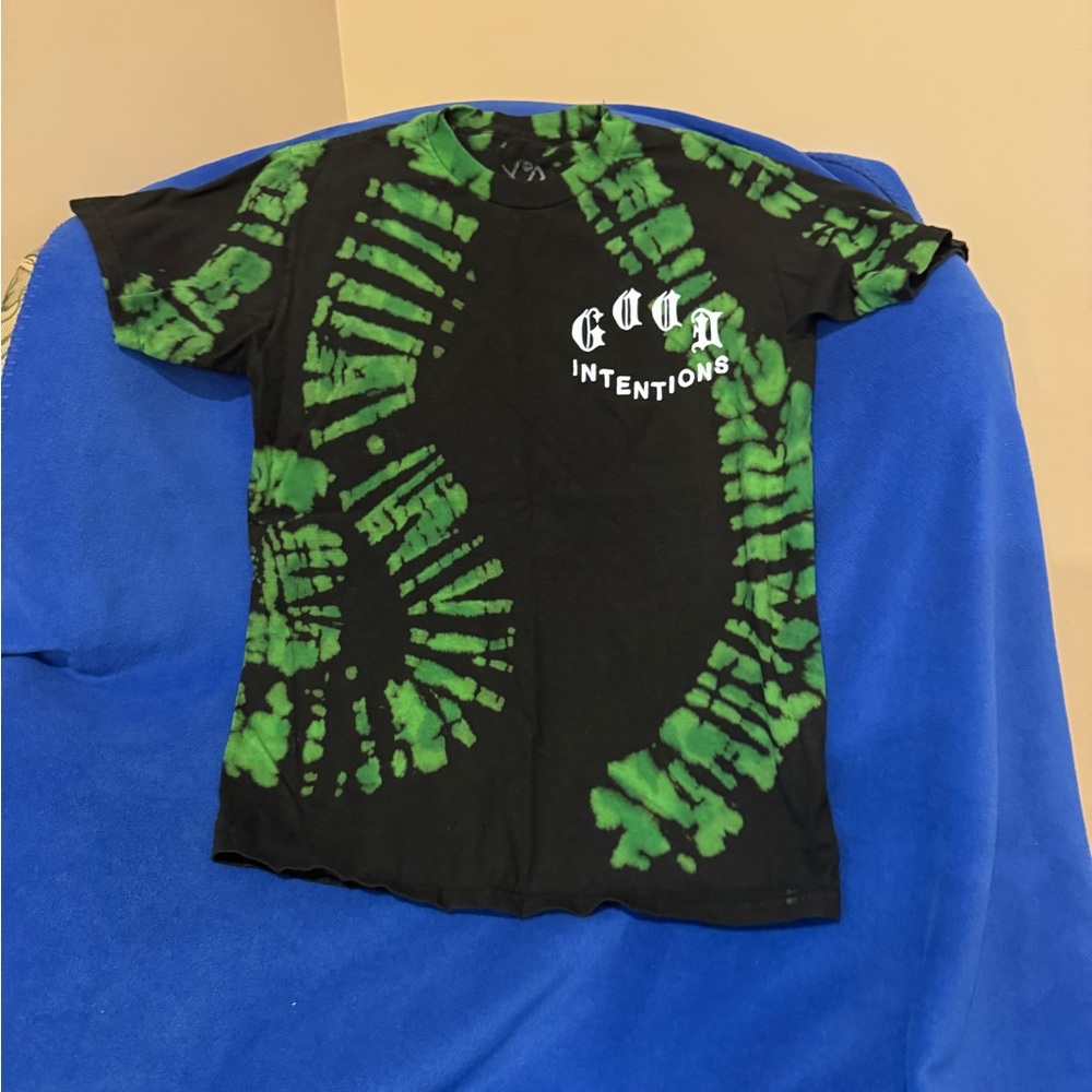 XO Good Intentions Men’s Green Tie-Dye Shirt.